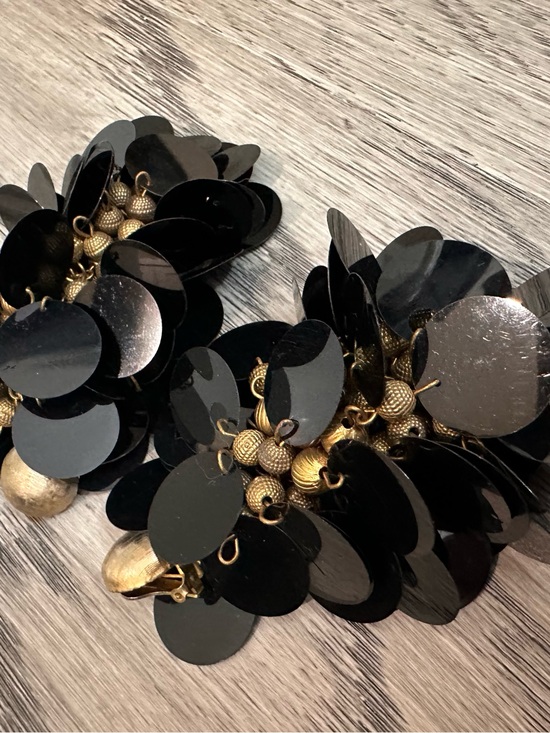 Jewelry - Gold & Black Sequin Cluster Dangle Earrings